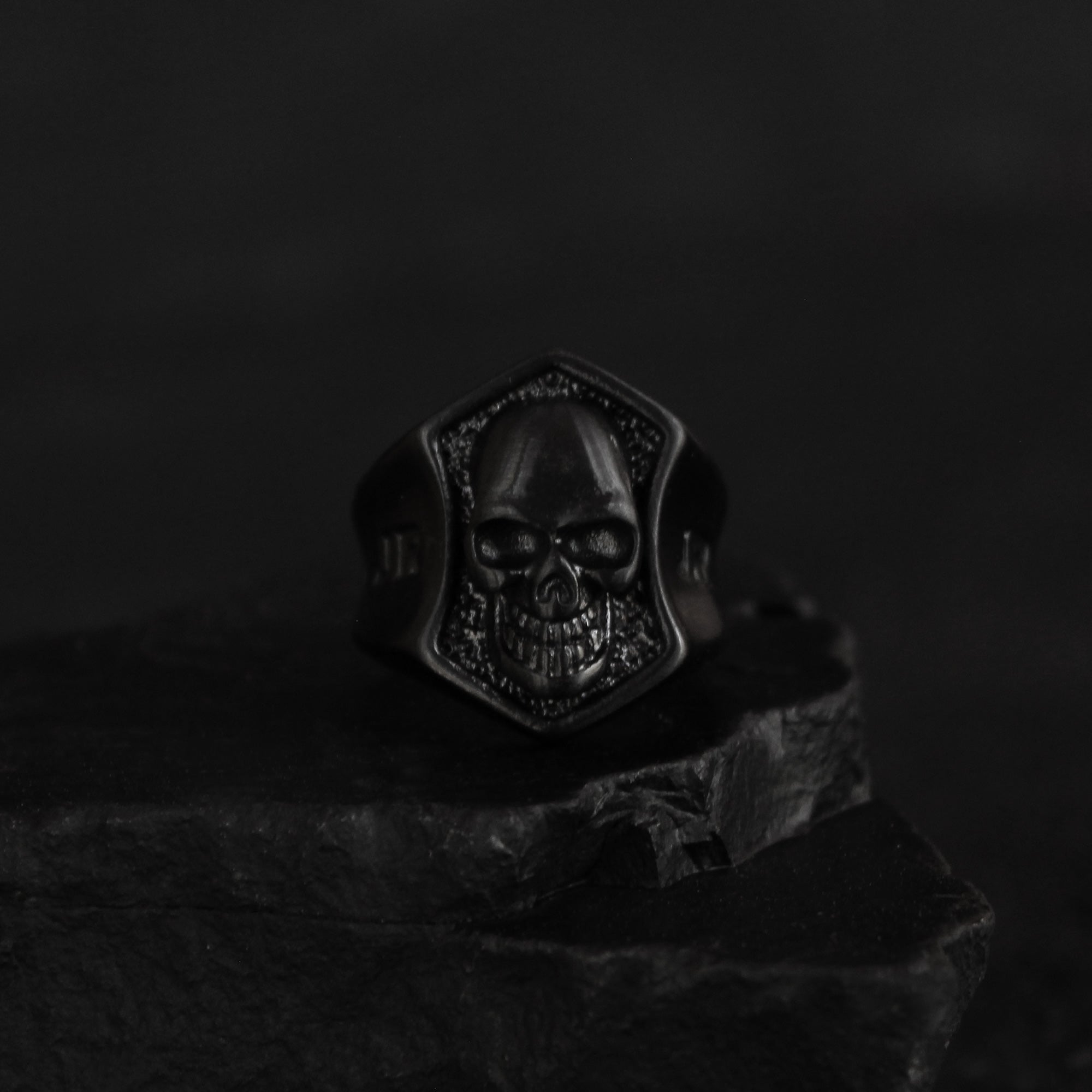 Johnny Reb Skull Shield Ring - Black