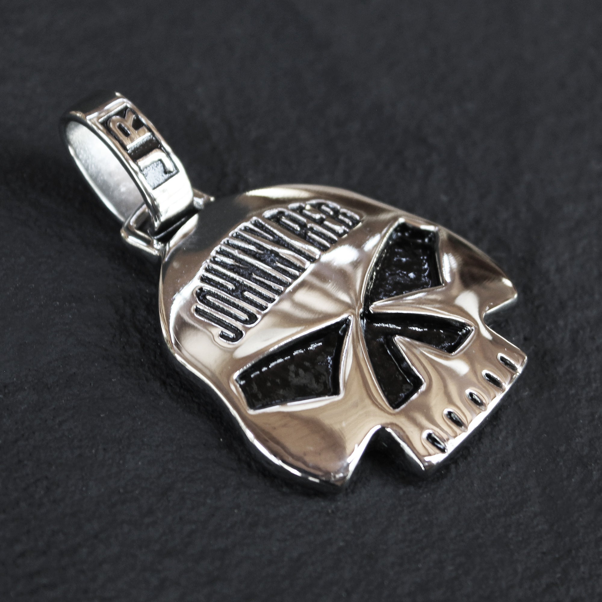 Skull Pendant - Silver