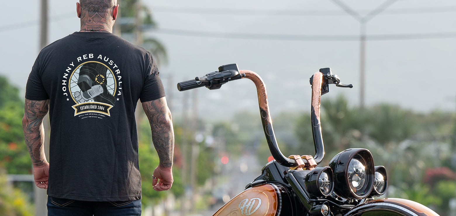 41desk.jpg__PID:2beea995-8418-4b37-a2b9-c2f1ae610a82